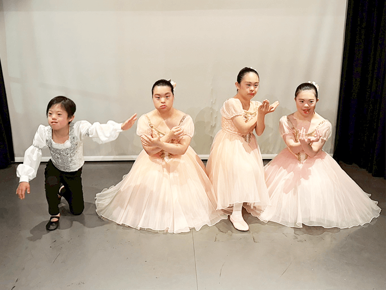 クラシックバレエのメインビジュアル画像